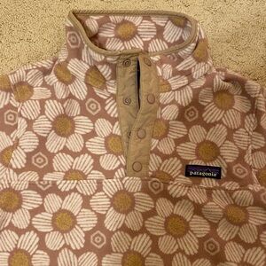 Patagonia lightweight fleece